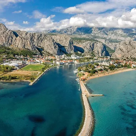 Dom wakacyjny Holiday Naklice Ii